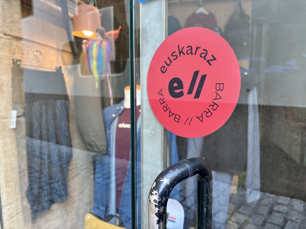 “Euskaraz barra-barra” ziurtagiria eskatzeko gonbita establezimenduei